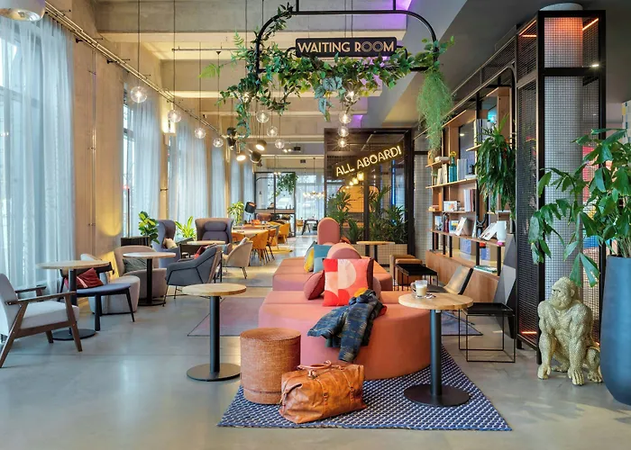Moxy Berlin Ostbahnhof Otel